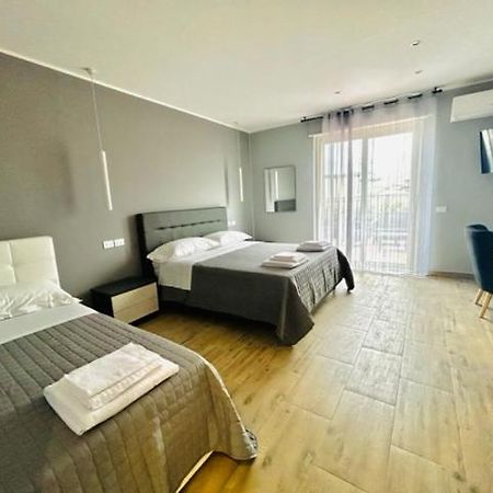מילאצו Aqua B&B - Rooms And Apartments מראה חיצוני תמונה